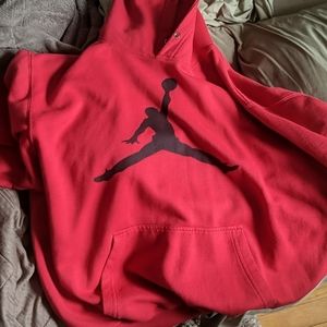 Red jordan hoodie, jordan FIBA 4s, ripped jeans
